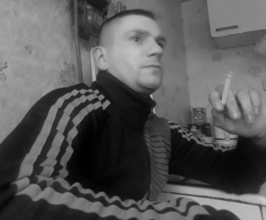  15253220  Andrej, 35 ,    