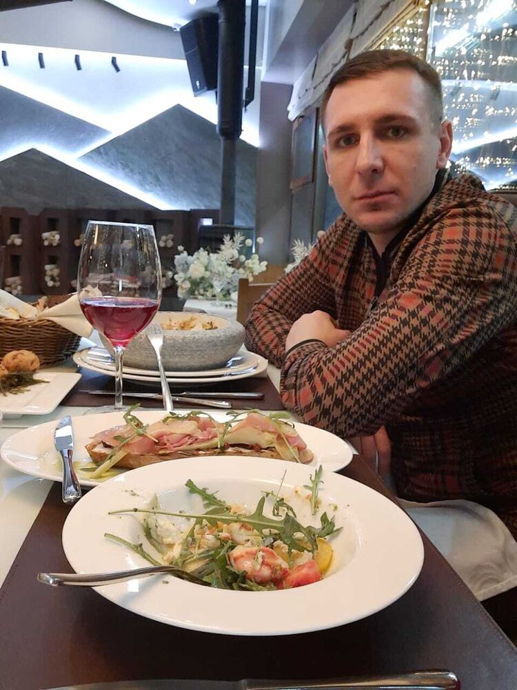  ,   Alex, 37 ,   ,   , 