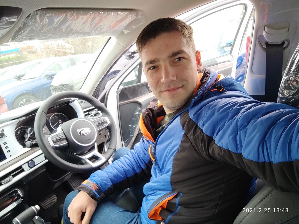  45779280  Stanislav, 42 ,    