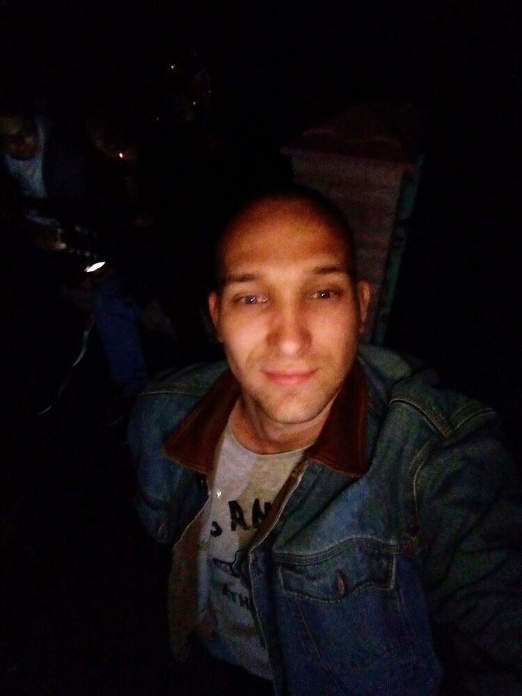  ,   Tatas, 30 ,   ,   , c 
