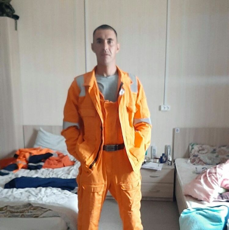  22027300  , 37 ,    