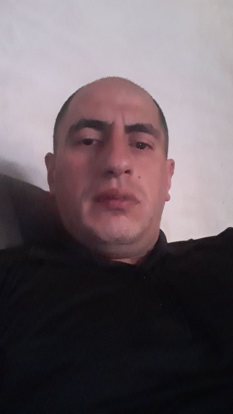  47741860  ARTUR, 38 ,    