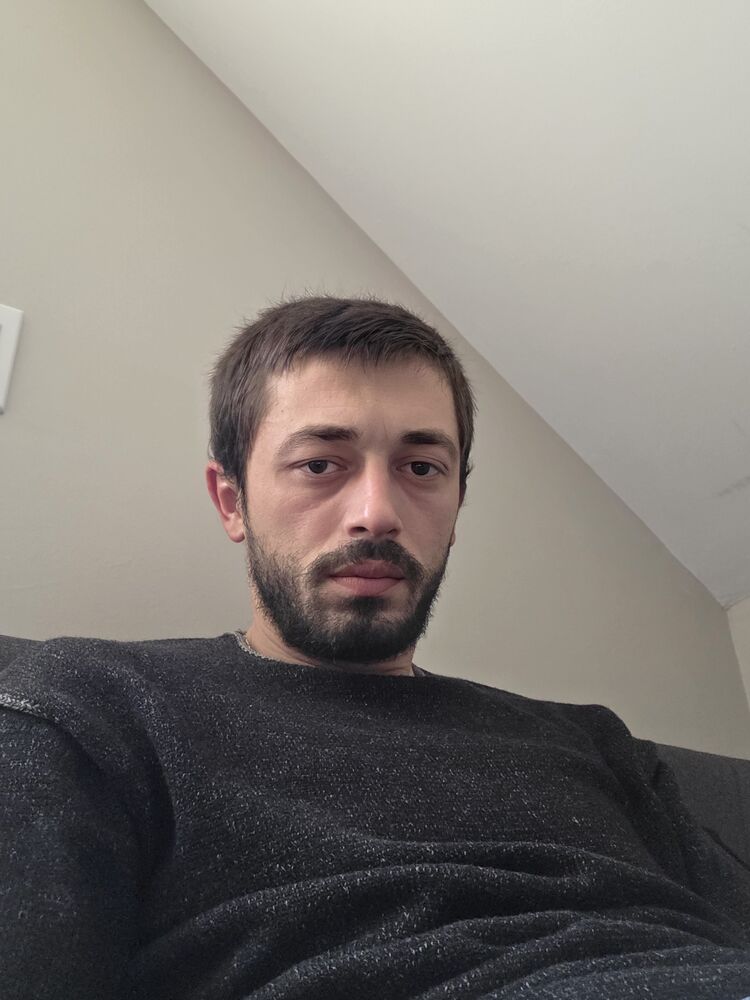 ���� 54743620 ������� Gio, 32 ����, ���� ���������� � Huntingdon Valley