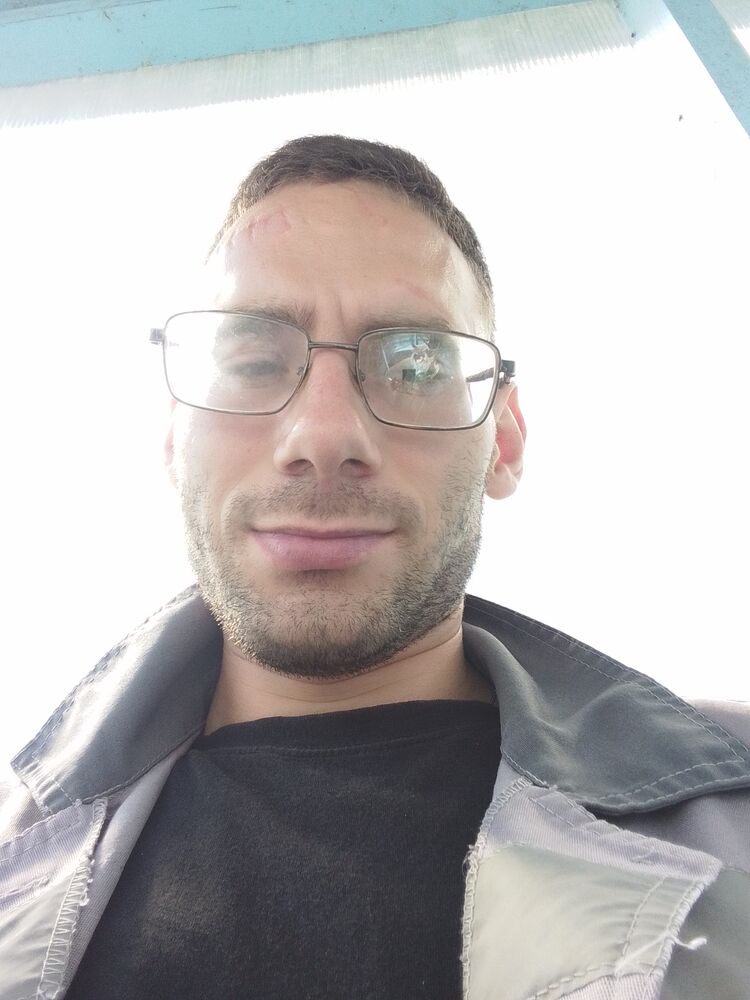  45978710  Nikolai, 27 ,    