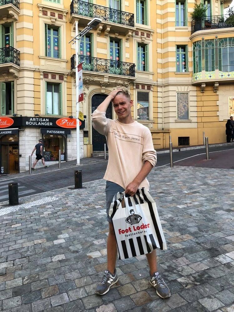  -,   , 24 ,  