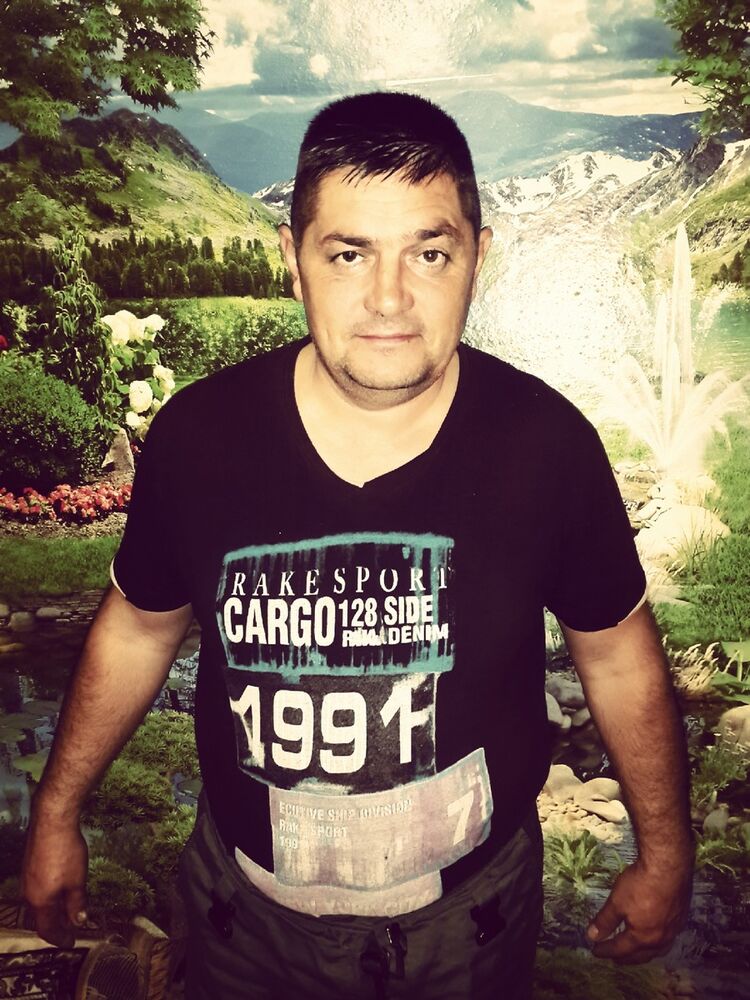  8460750  Viktor, 56 ,    