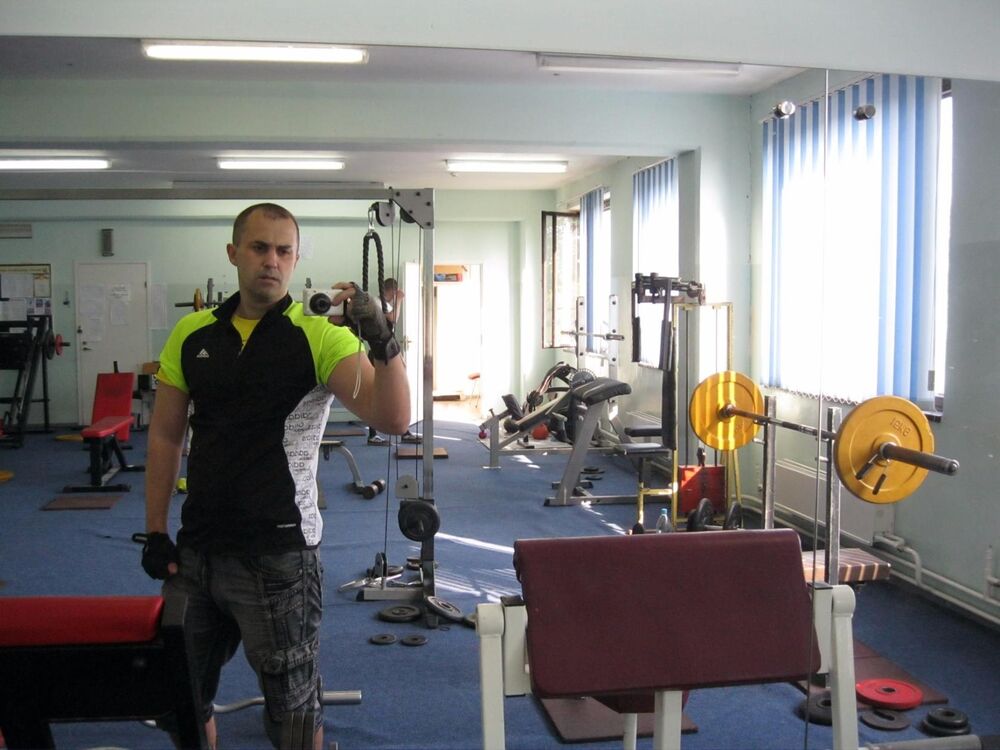  53712190  Davor, 39 ,    