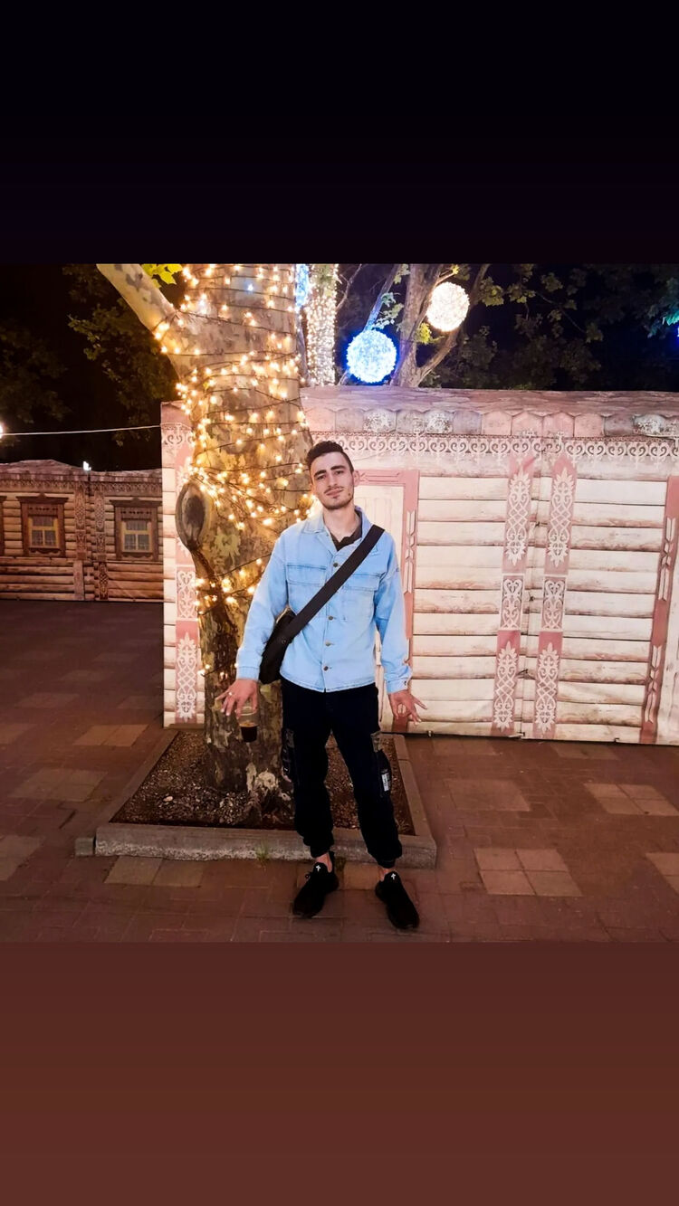  50404590  Tovmasyan, 25 ,    