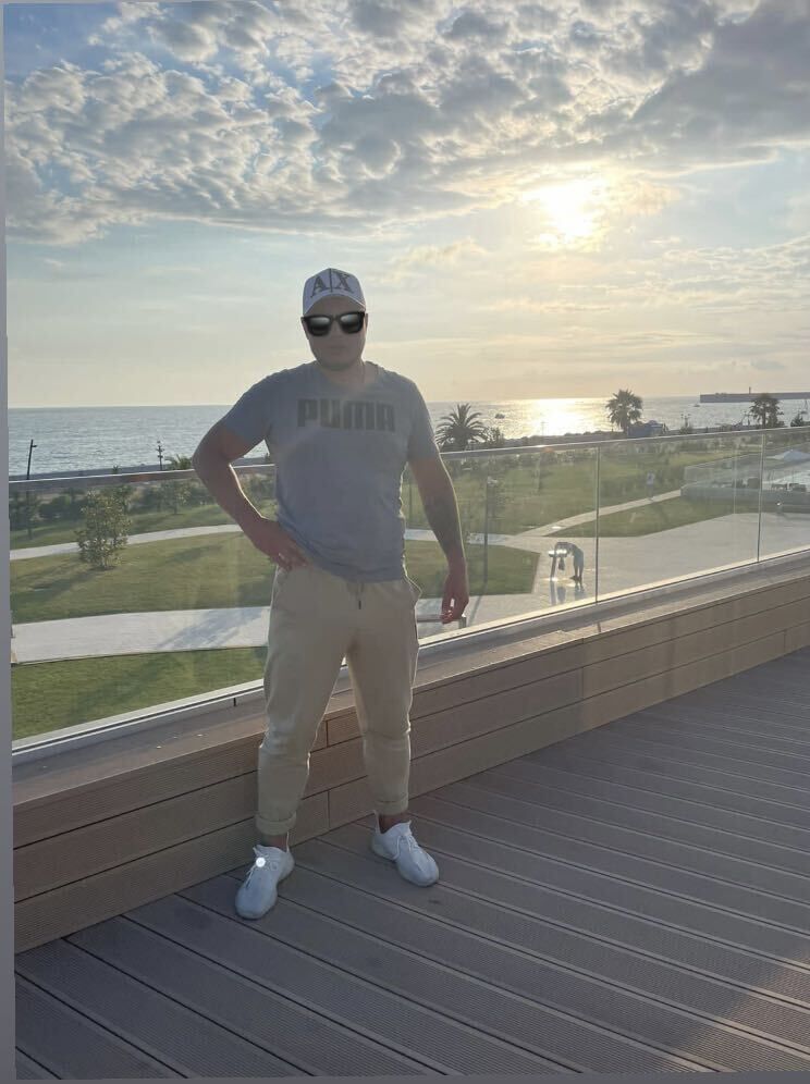  37173870  Zahar, 33 ,    