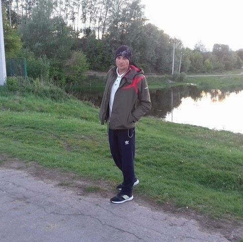  ,   Maxim, 44 ,   
