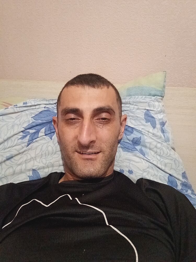 45345950  Artak, 37 ,    