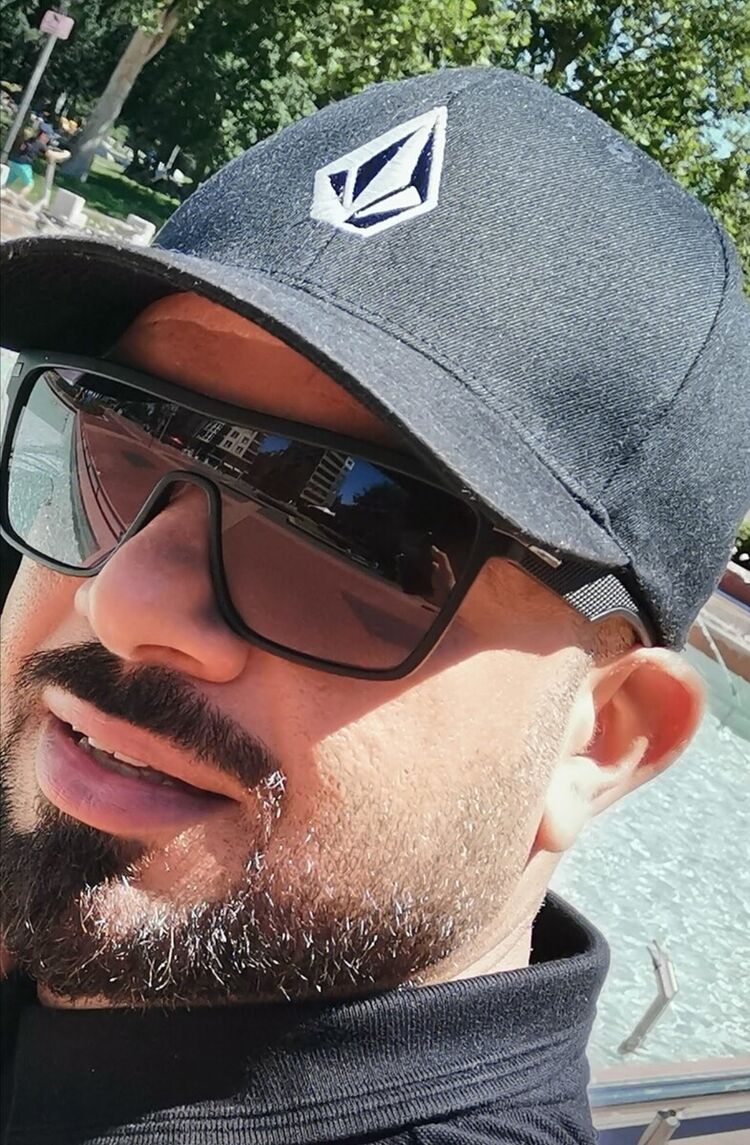  21428180  Anwar, 43 ,    