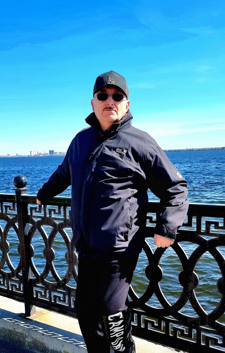  Duisburg,   , 64 ,   c 