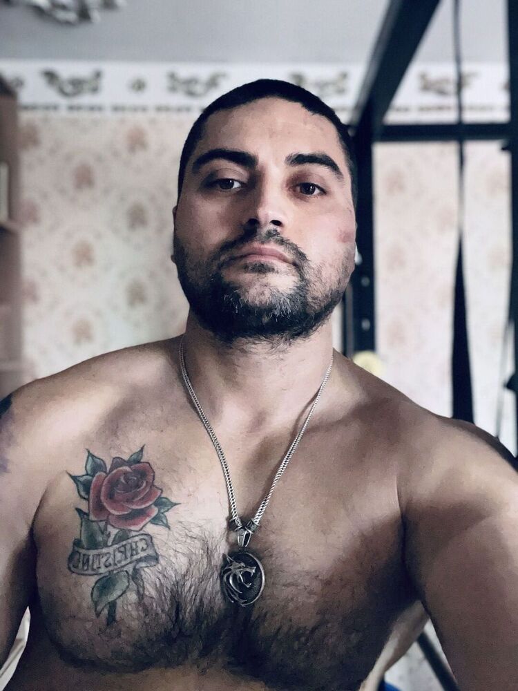  54749900  Victor, 37 ,    