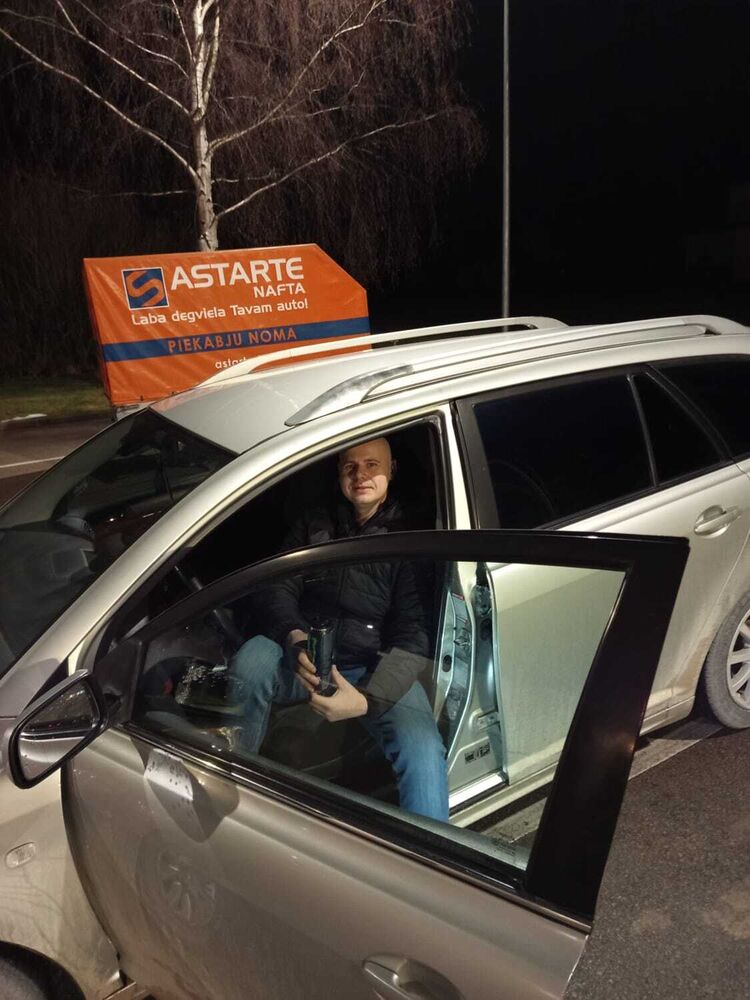  ,   Aleksej, 40 ,   ,   , c 