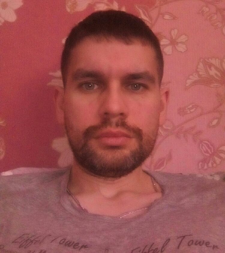  35367260  Robert, 38 ,    