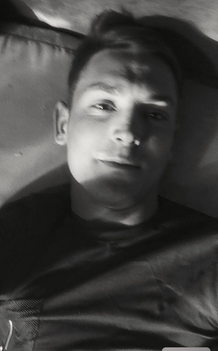  53432160  Mihail, 23 ,    