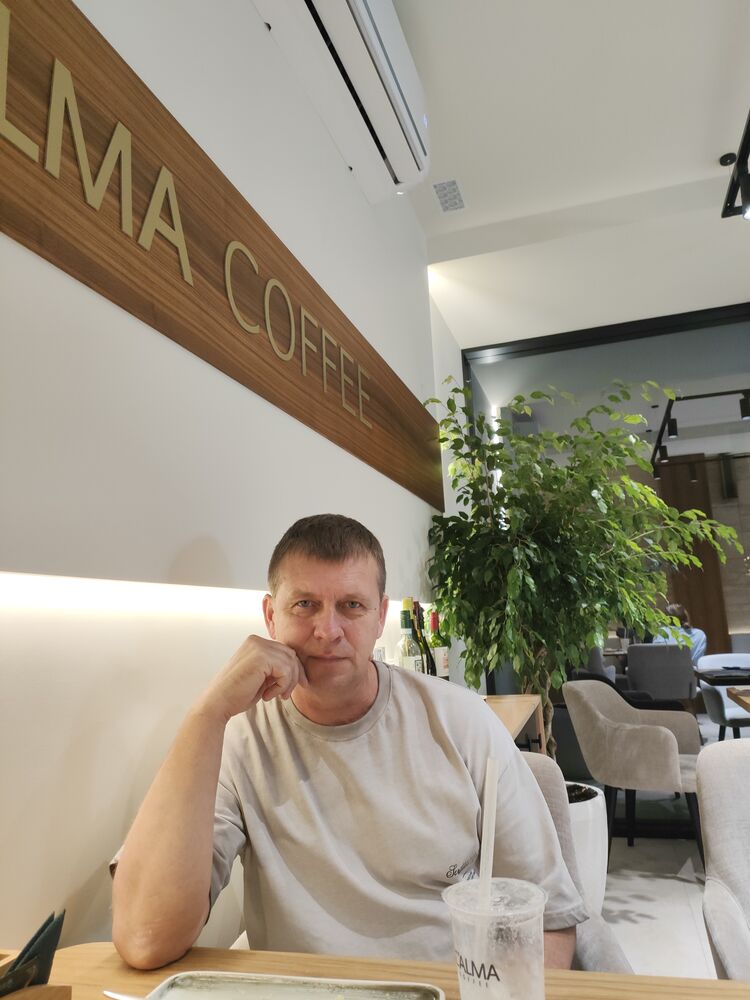  --,   , 52 ,     , c 
