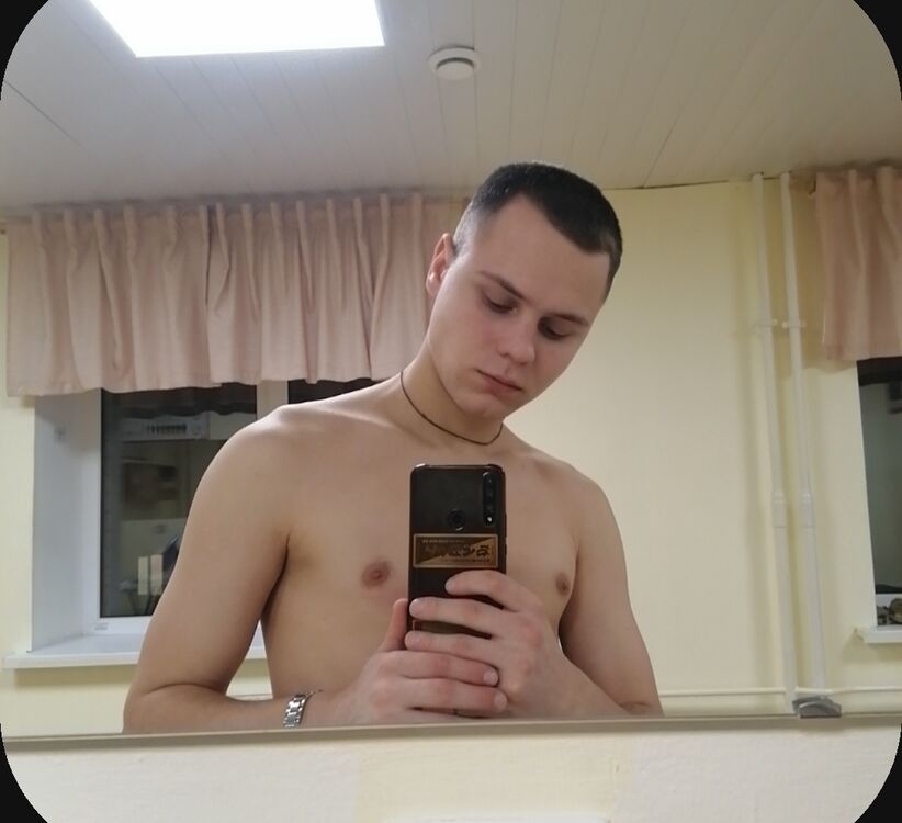  35318910  Ivan, 21 ,    -