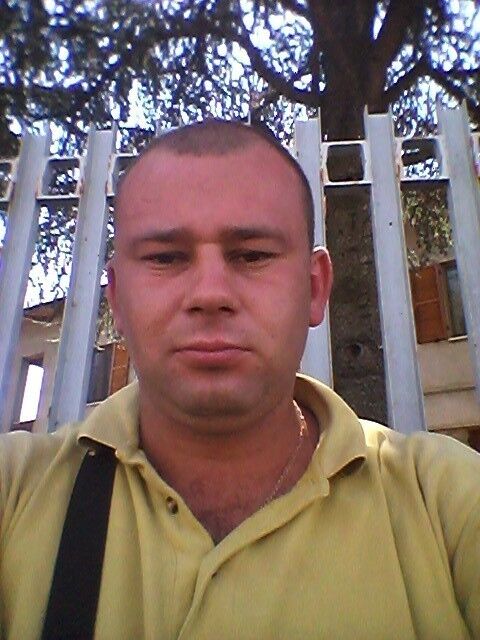  ,   Viktor, 38 ,   