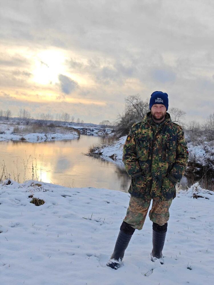  52226350  Vladimir, 37 ,    