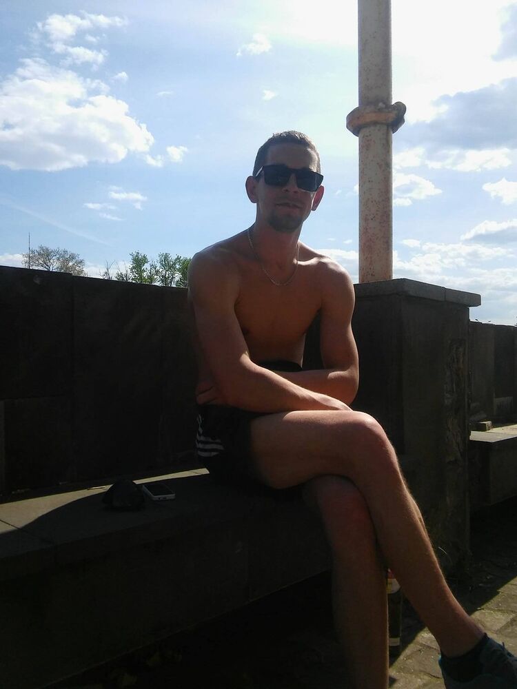  7481040  Turik, 35 ,    