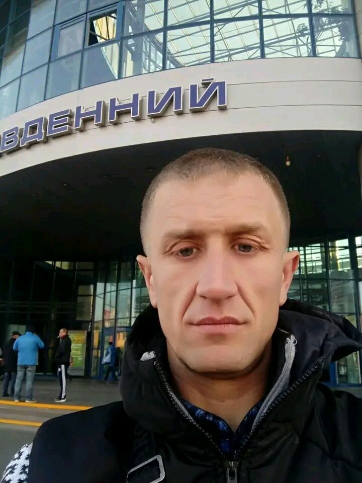  31484150  Sergo, 44 ,    