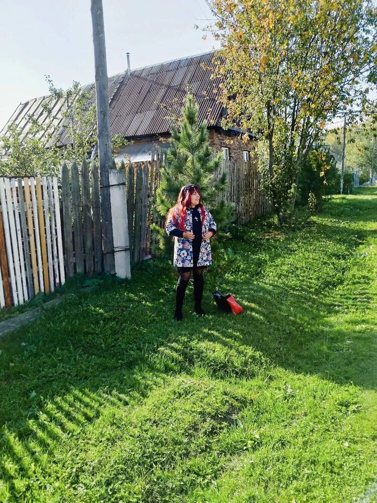 ,   Nika, 53 ,   c 