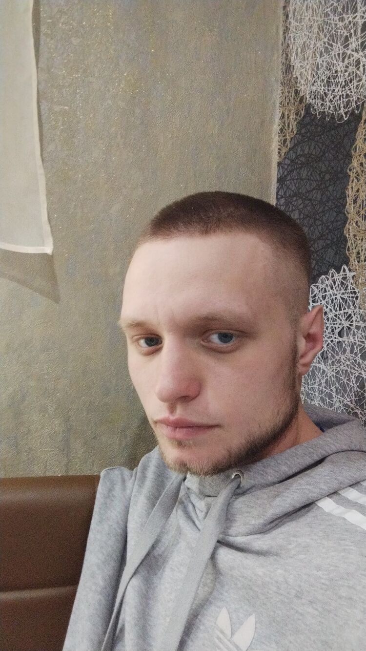  26850620  Denis, 25 ,    