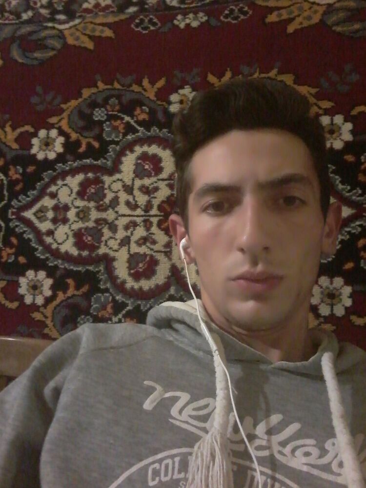  18859470  Alexandr, 26 ,    