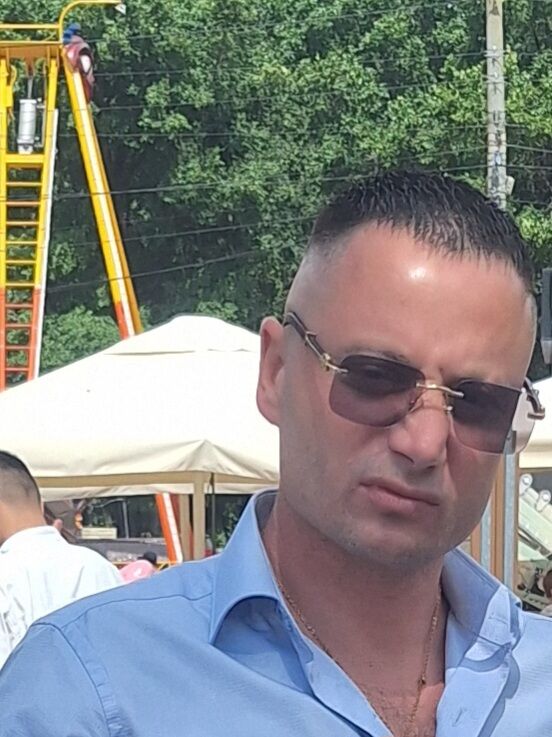  52572350  , 39 ,    