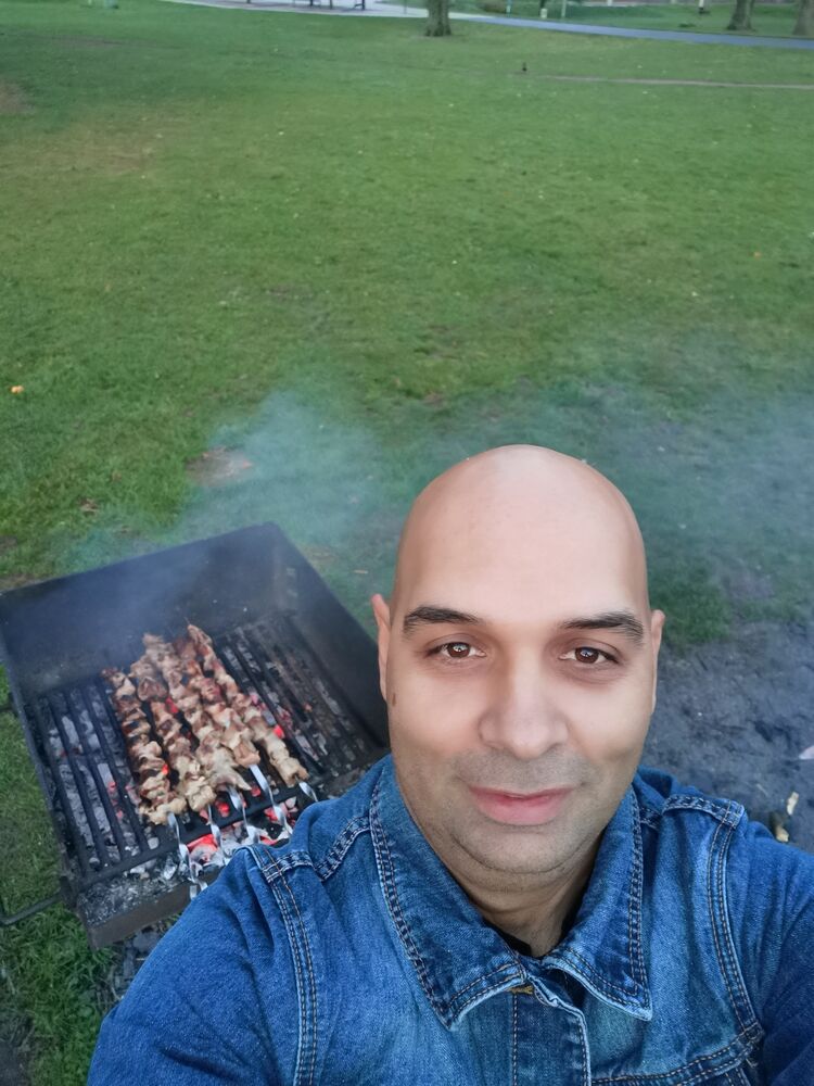  29013430  Aleksandar, 47 ,    -
