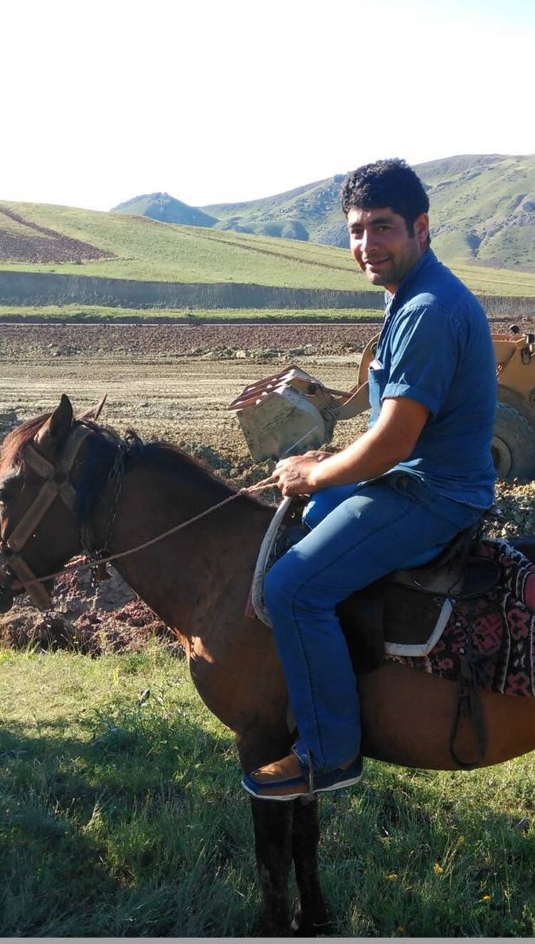  52093610  Ayetullah, 41 ,    