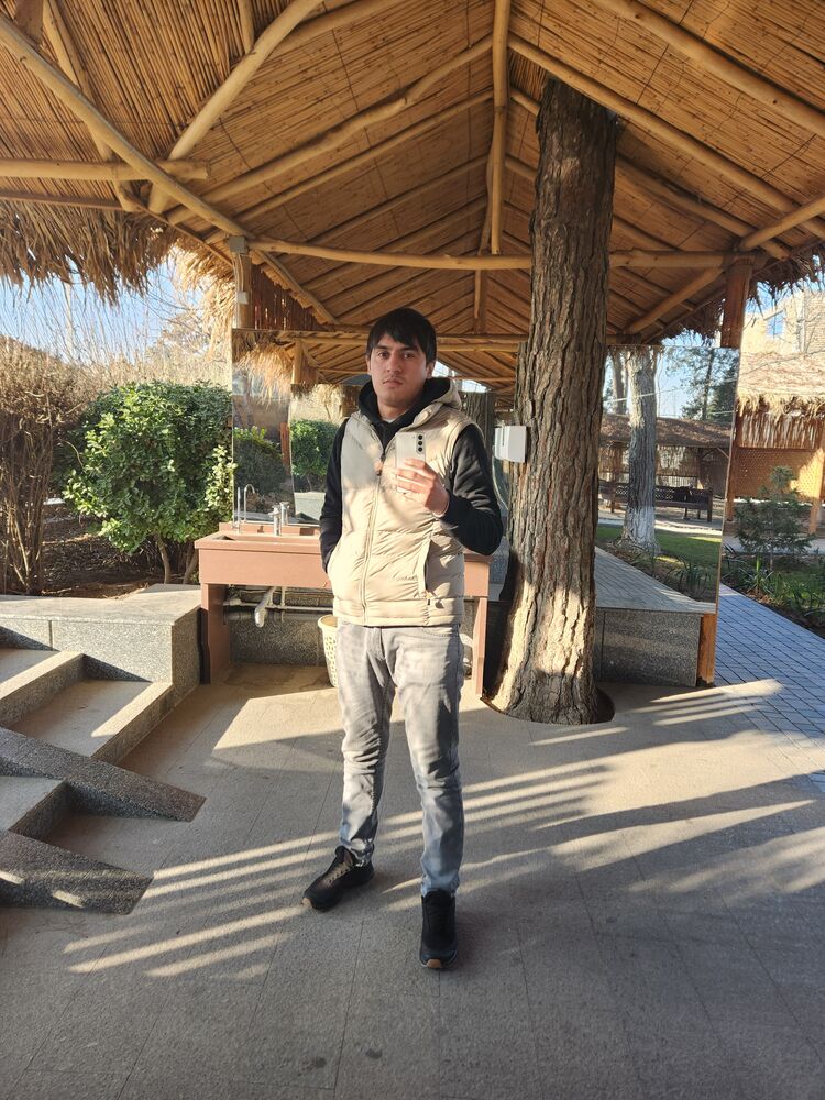  ,   Kamoliddin, 25 ,   , c 