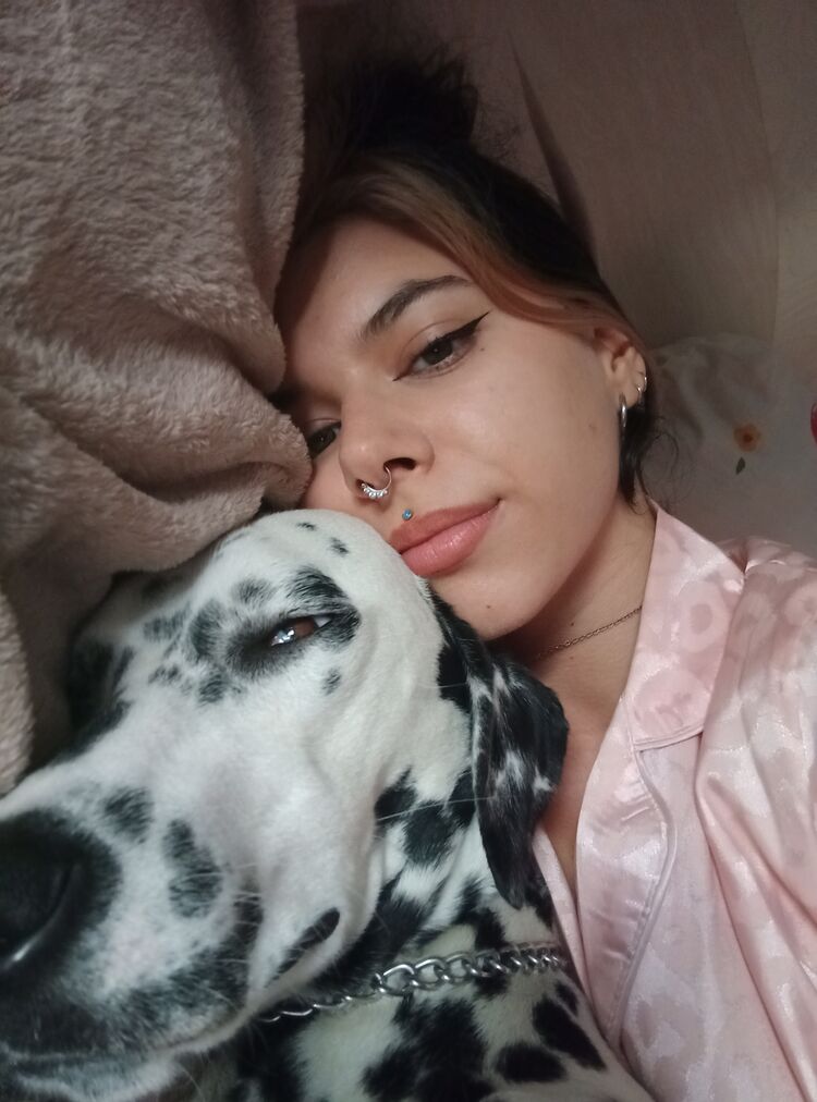  47234650  Maria, 20 ,    