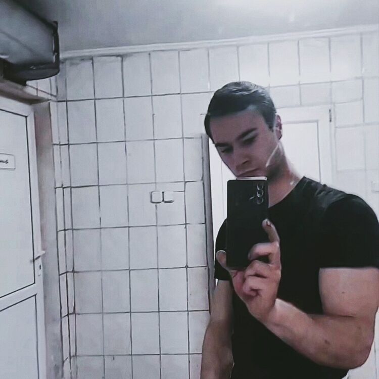  44043530  , 26 ,    