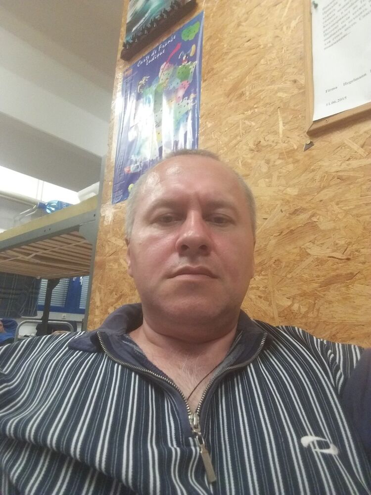  10169620  Vitalii, 45 ,    