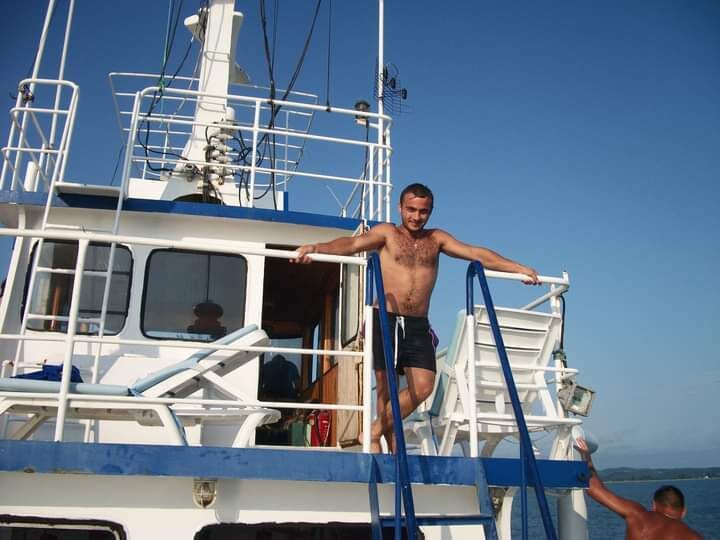  36581630  Niko, 36 ,    