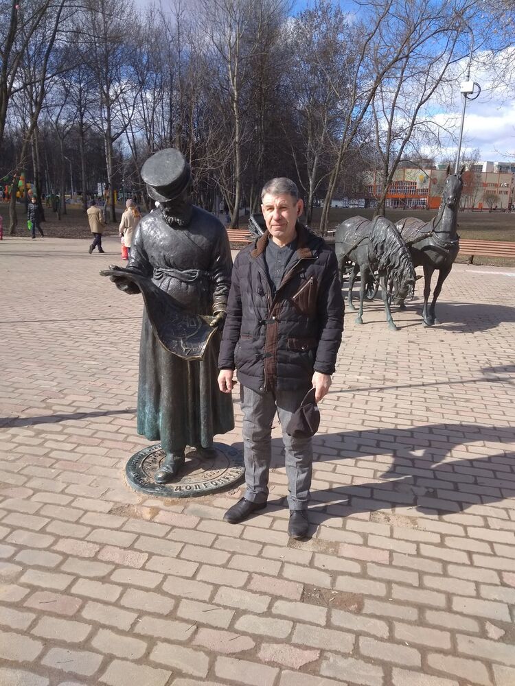  19412940  Sergey, 60 ,    