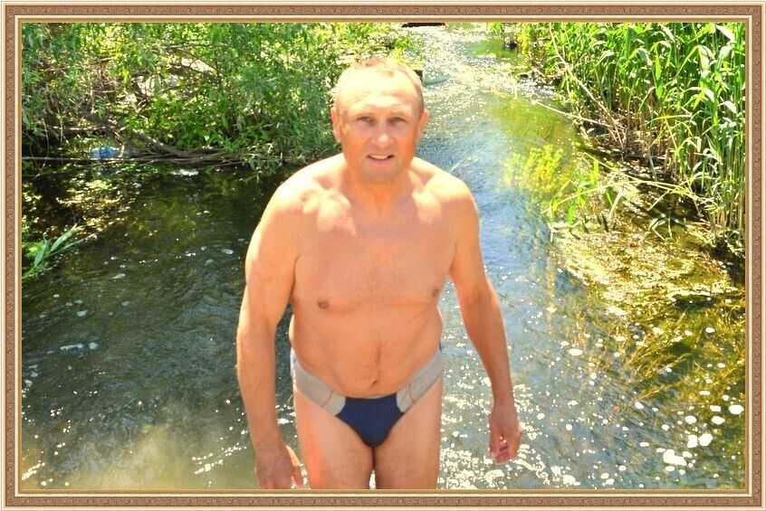  35121780  Nikolay, 74 ,    