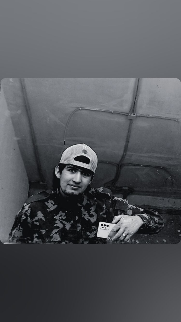  ,   Ali, 22 ,   ,   