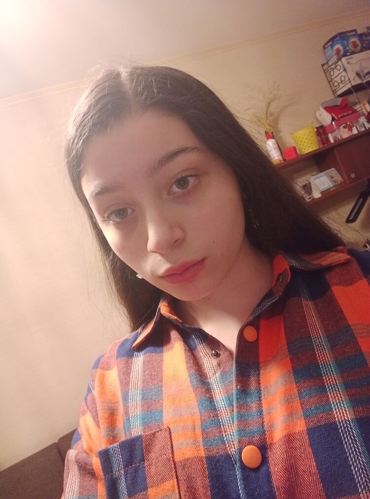  ,   Kira, 24 ,   ,   