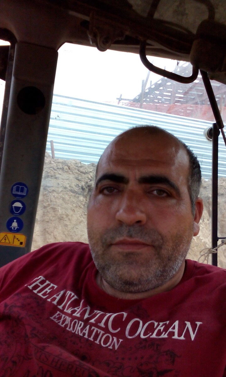  6377130  Ahmet, 49 ,    