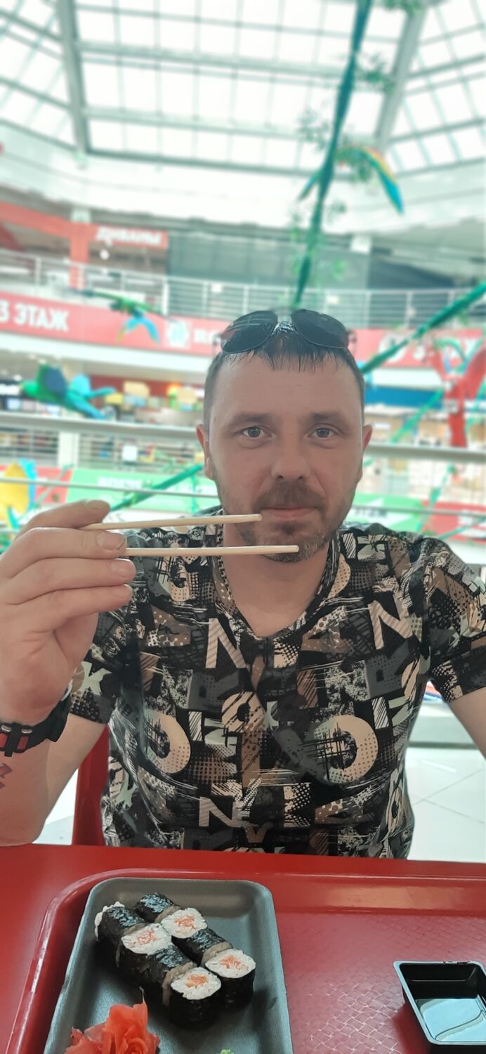  54526800  Uriy, 50 ,    