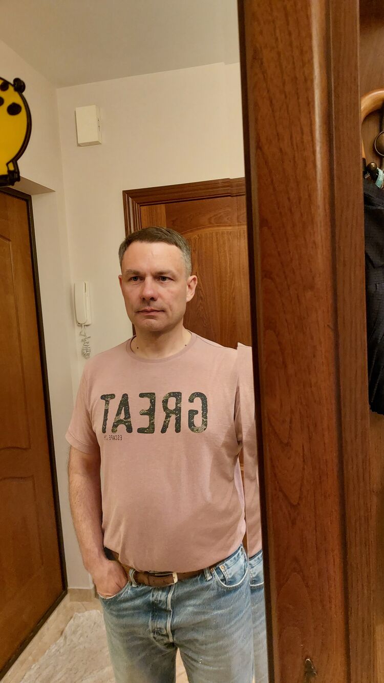  35896180  , 52 ,    