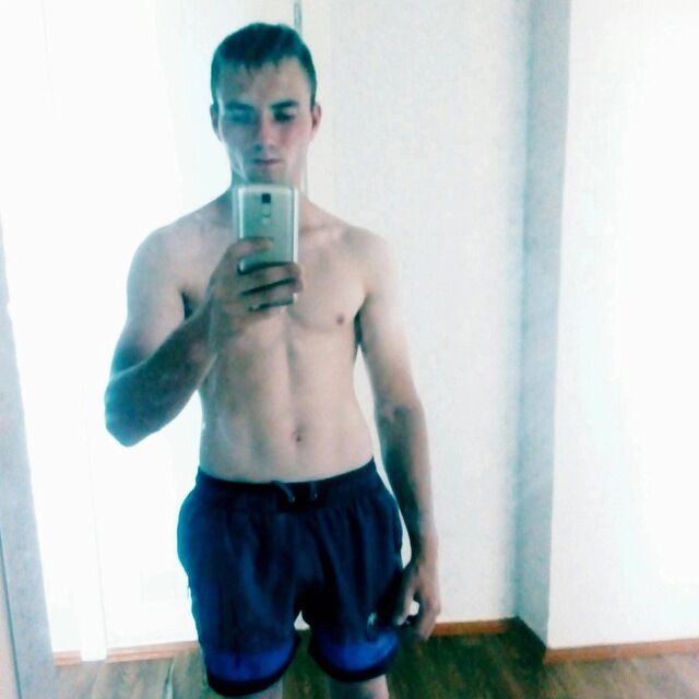  41026650  Valentin, 27 ,    