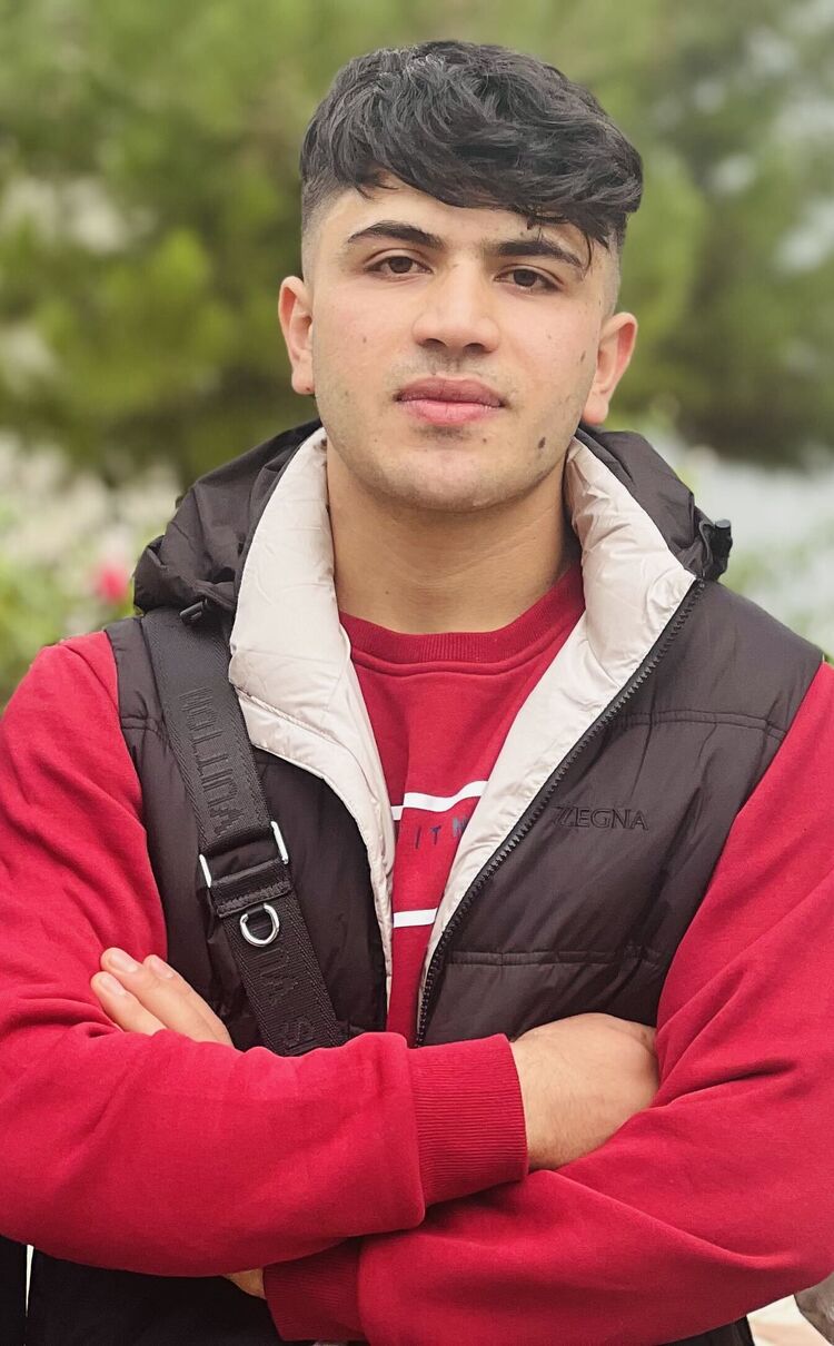  ,   Fardin, 24 ,   ,   
