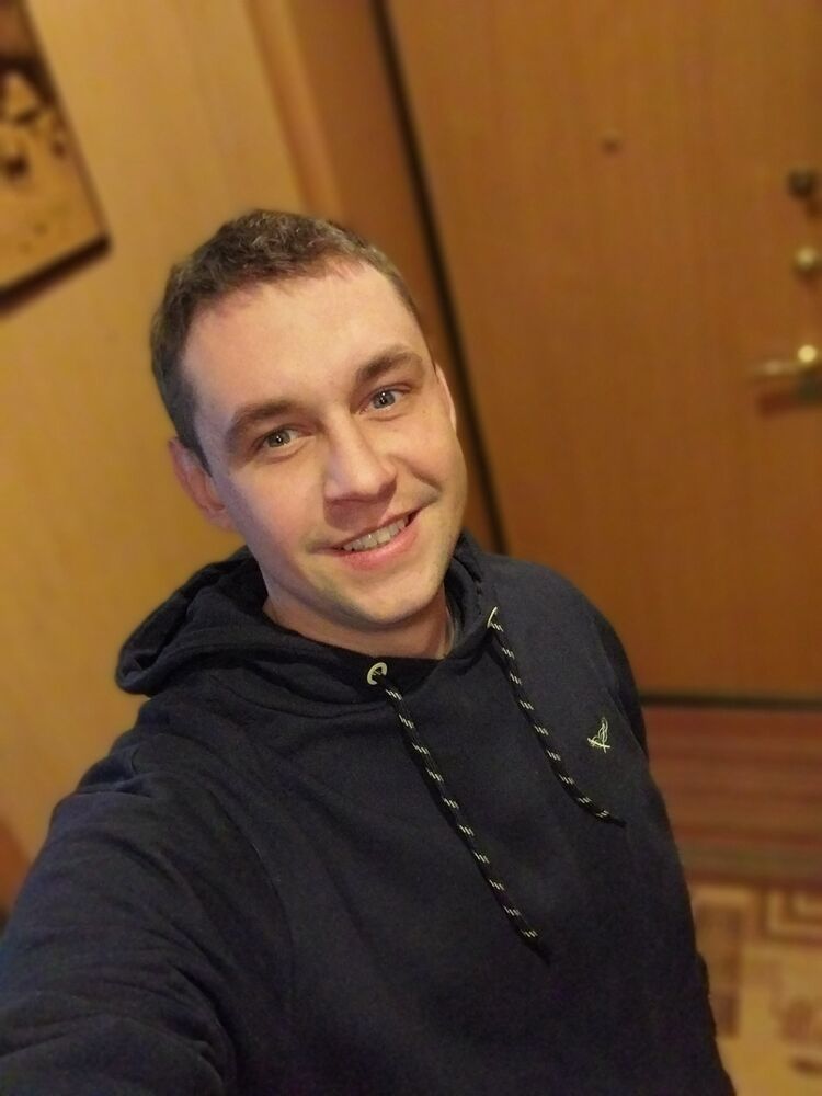  33703160  Ilya, 30 ,    