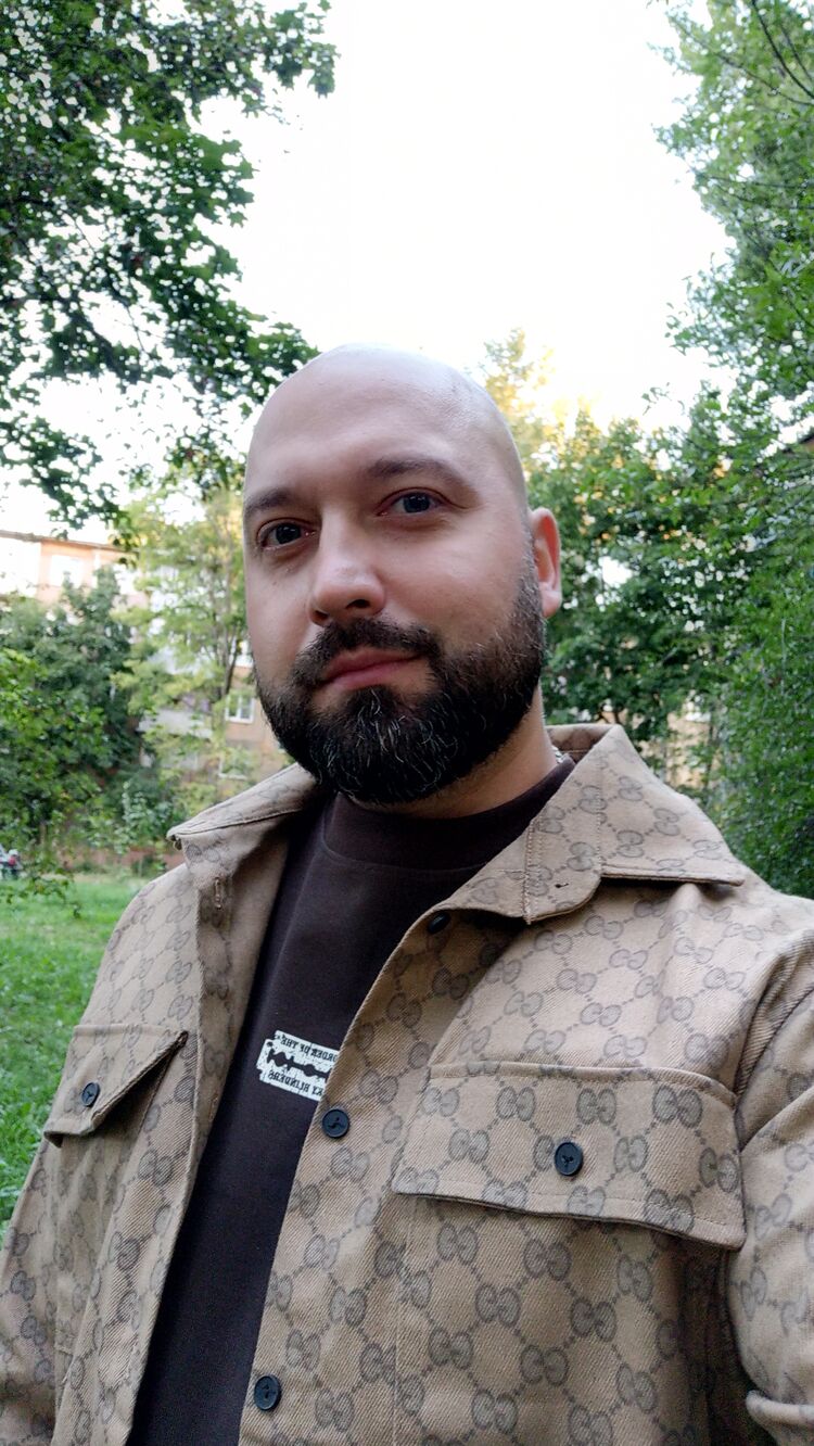  46334990  Konstantin, 36 ,    