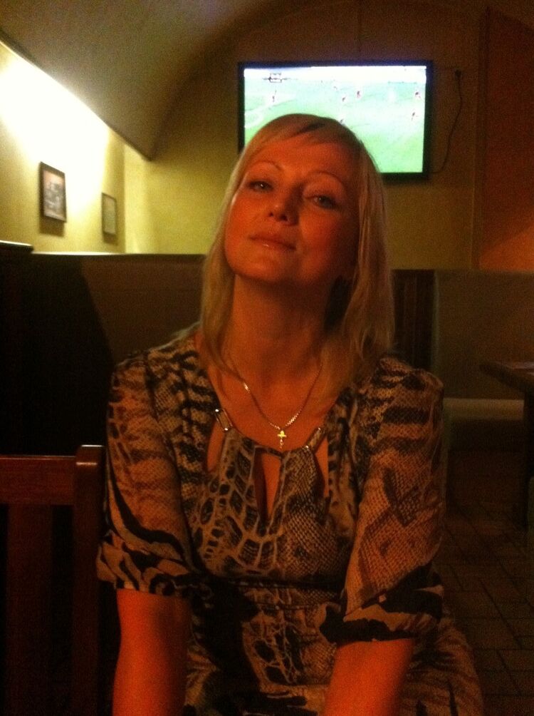  6835010  Elena, 48 ,    